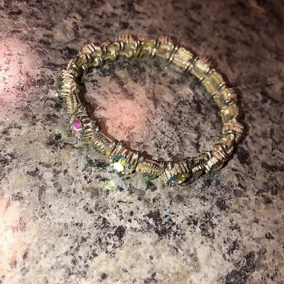 Iridescent women’s stackable bracelet. - Picture 3 of 3